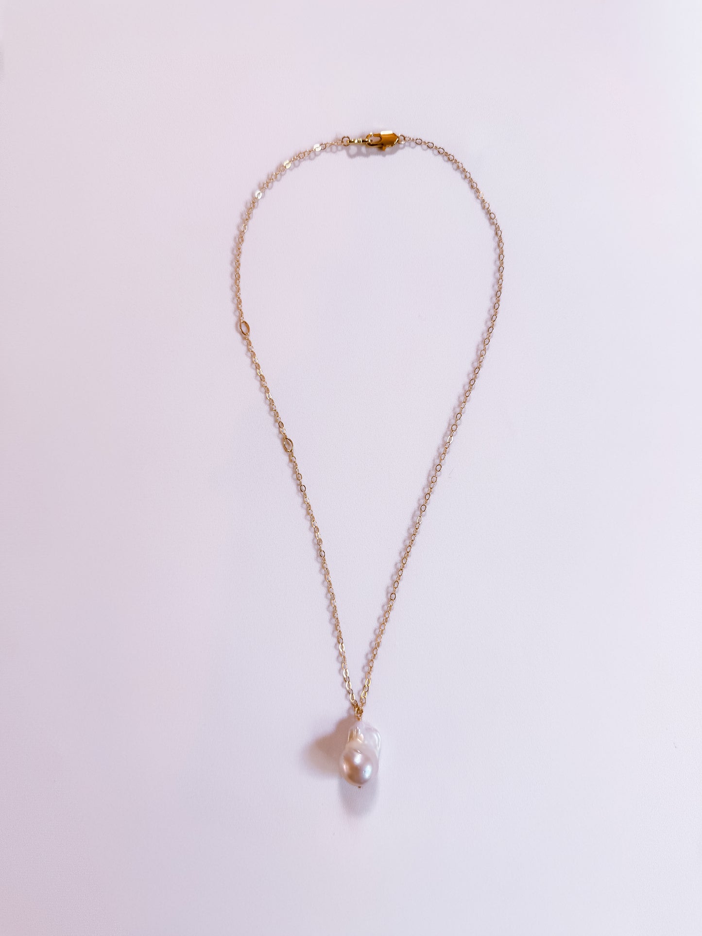 ONE GOOD PEARL NECKLACE