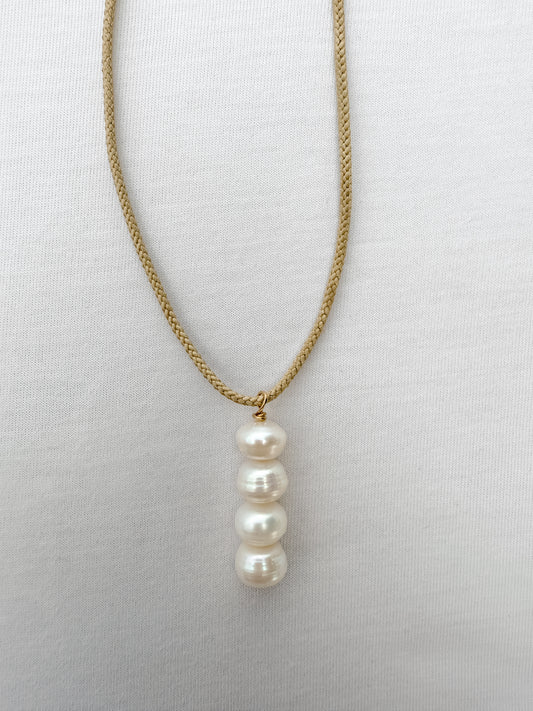 THE COLUMN NECKLACE - SANDBAR