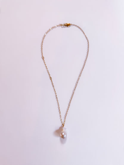 ONE GOOD PEARL NECKLACE