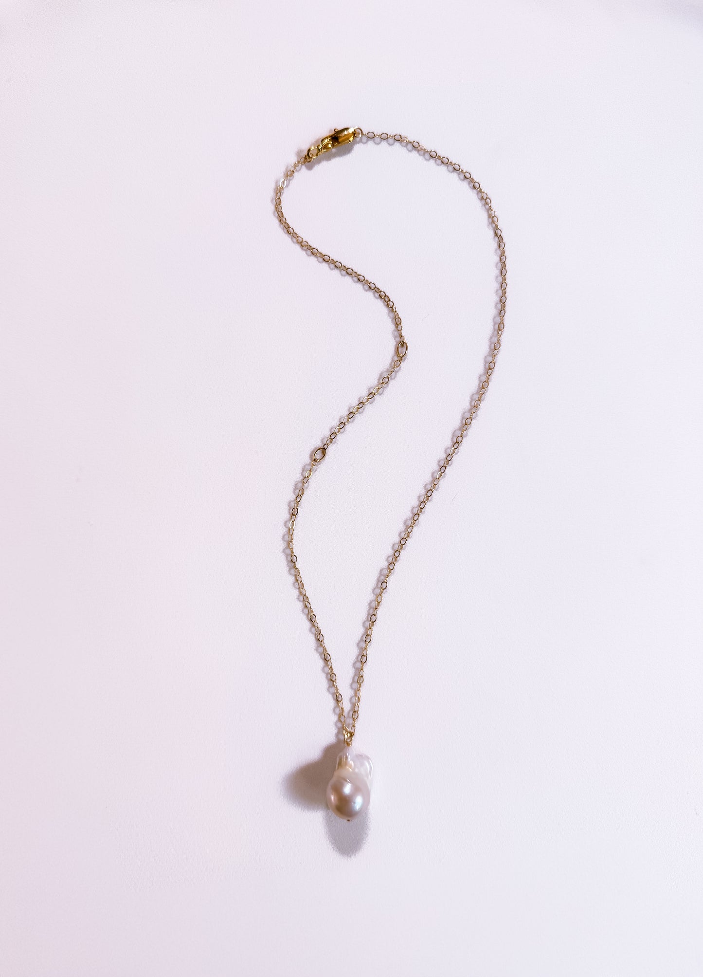 ONE GOOD PEARL NECKLACE