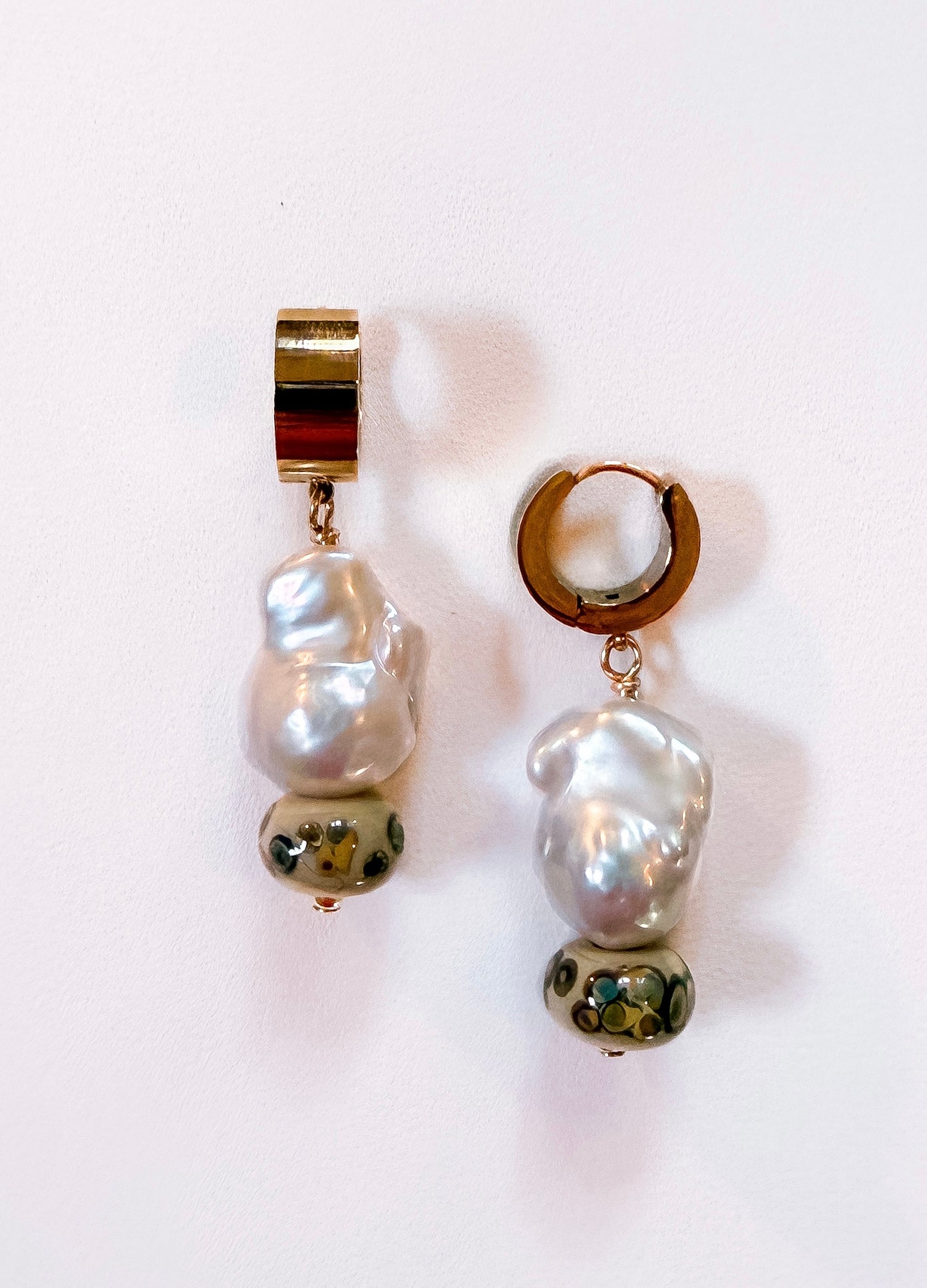 IT'S GIVING ROBYN EARRINGS - SPECKLED SAND