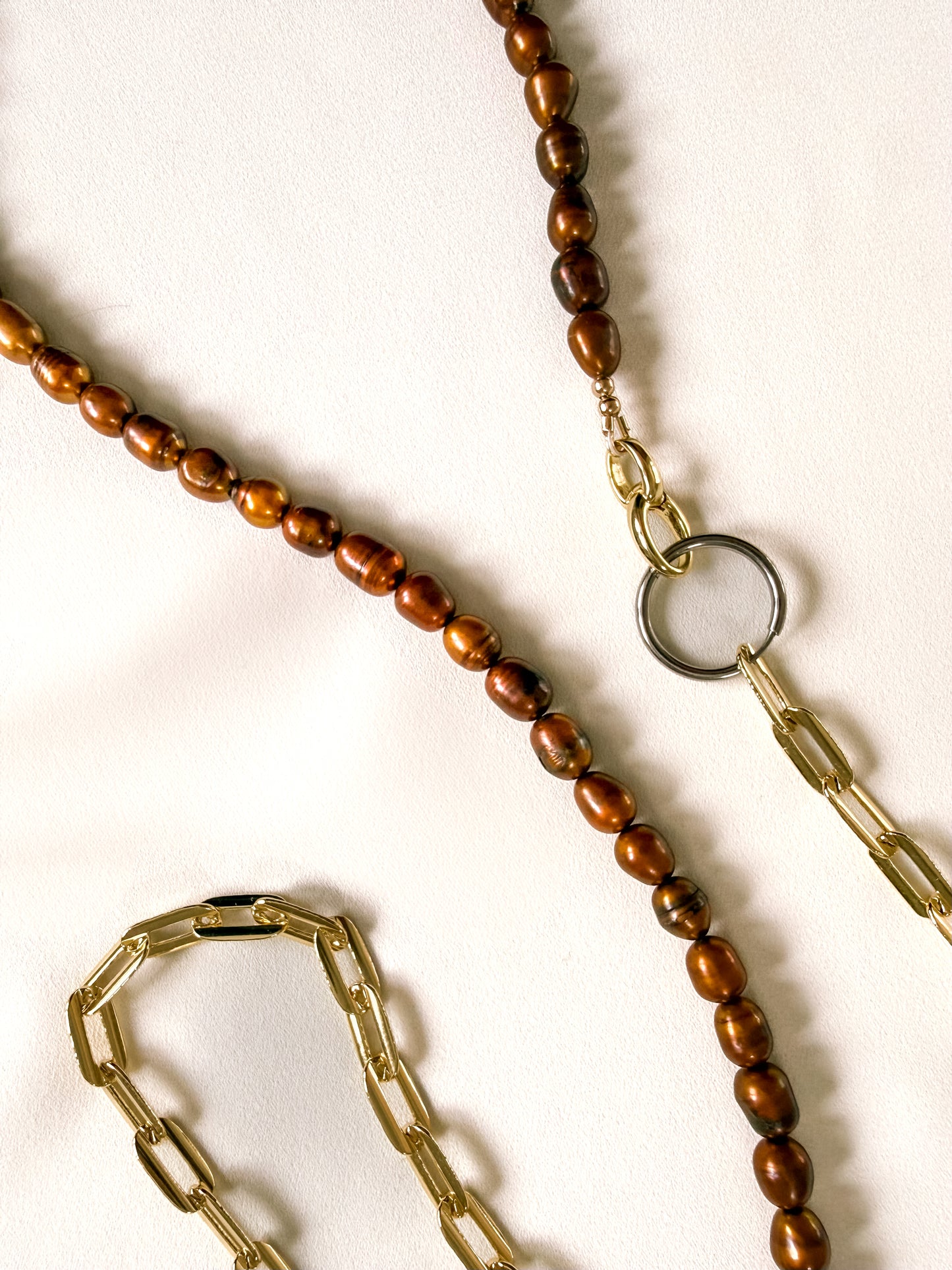 COCOA MUSE NECKLACE & GLASSES CHAIN