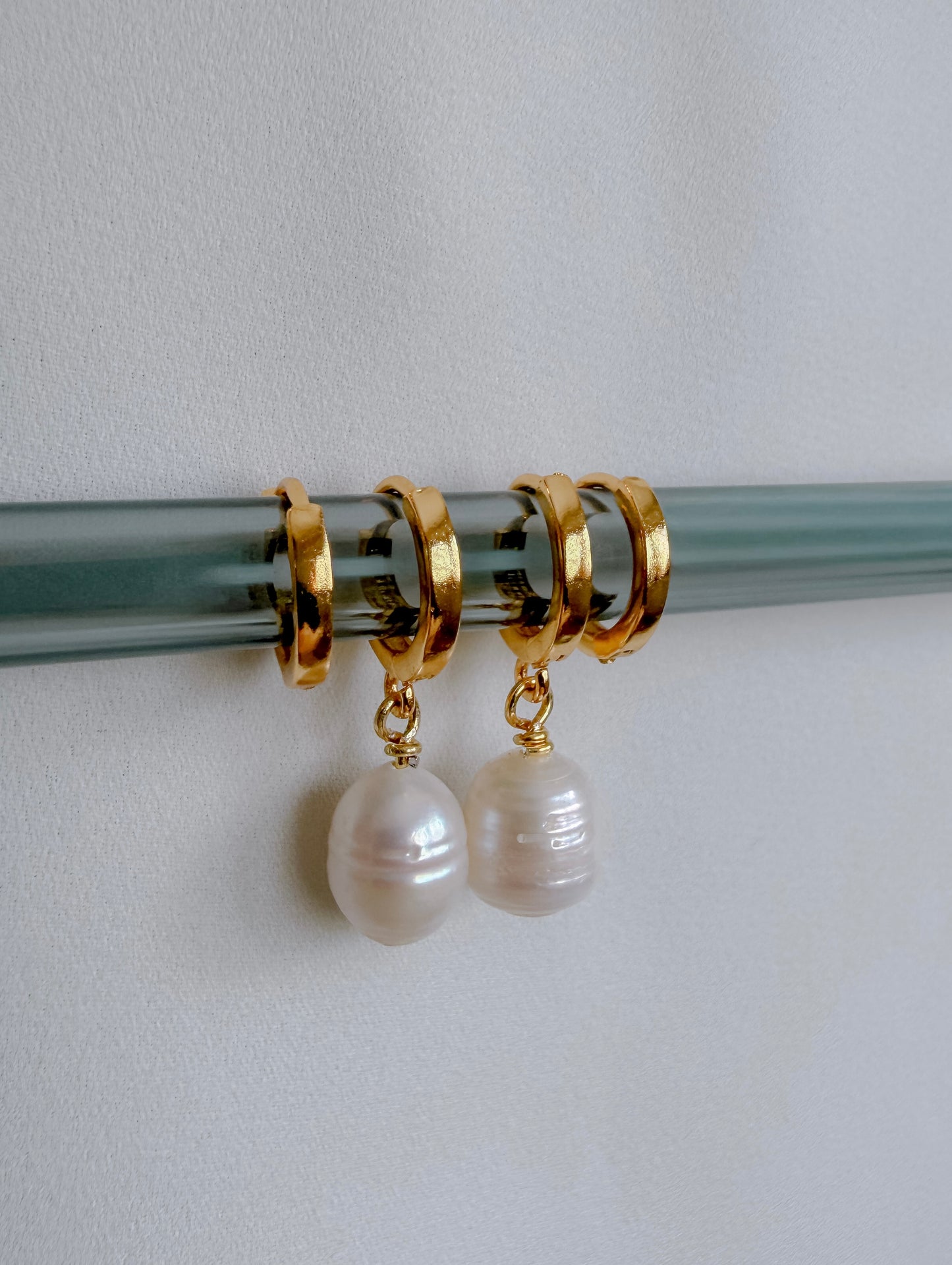 THE REVERSIBLE PILATES HOOP