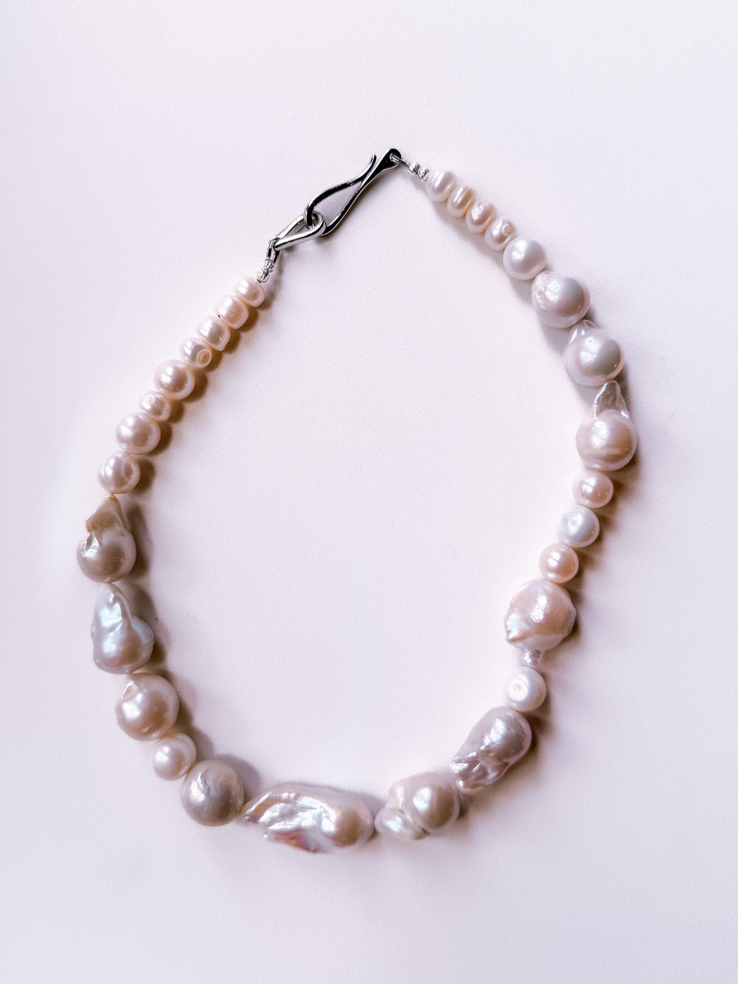 HARRY'S PEARL NECKLACE