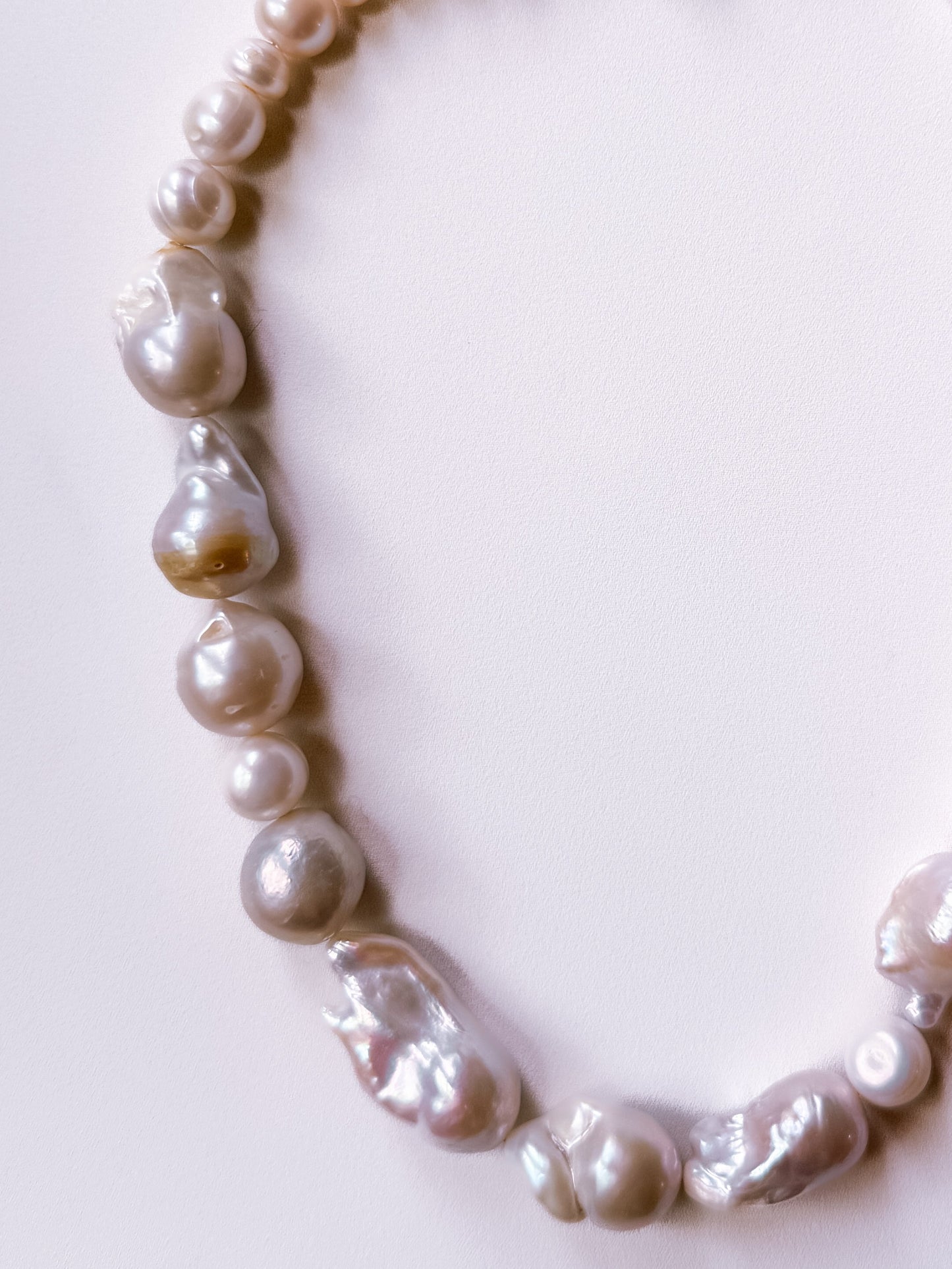 HARRY'S PEARL NECKLACE