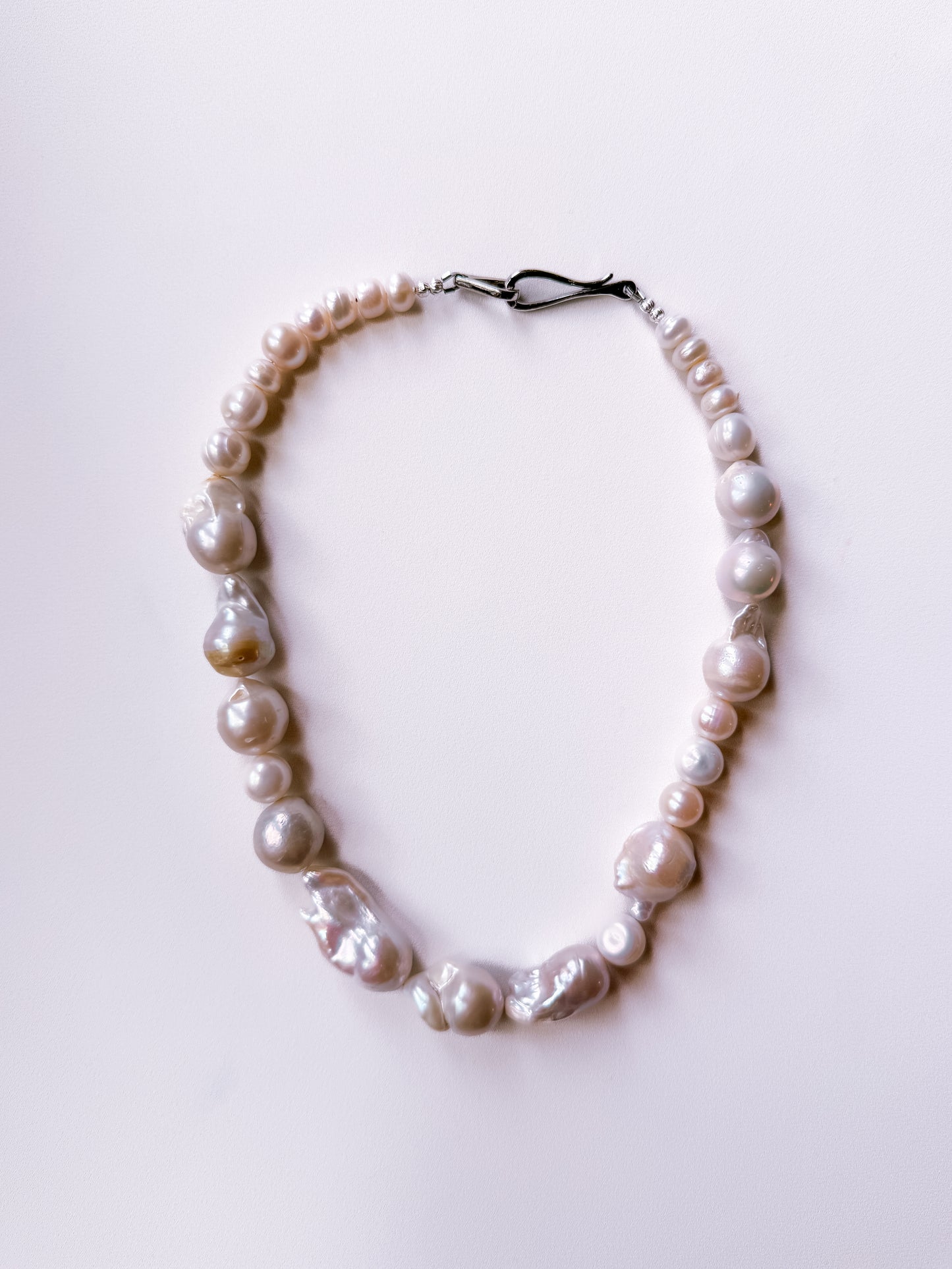 HARRY'S PEARL NECKLACE