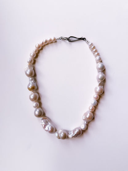 HARRY'S PEARL NECKLACE