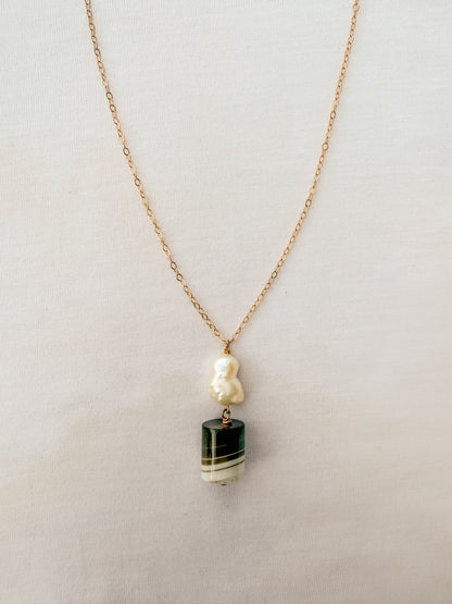BANDED AGATE & BAROQUE PEARL NECKLACE