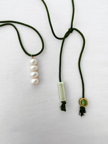 THE COLUMN NECKLACE - VERDANT