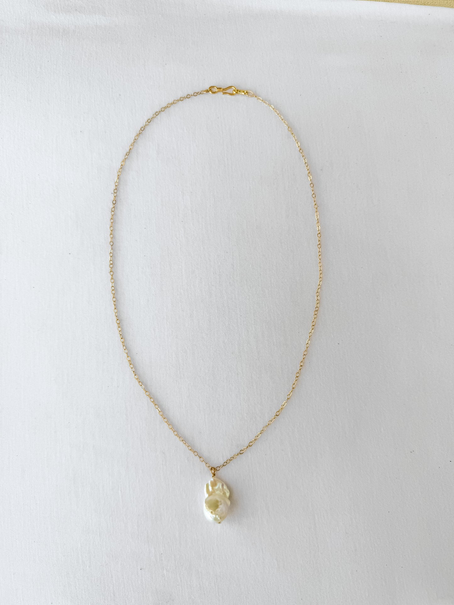 ONE GOOD PEARL NECKLACE