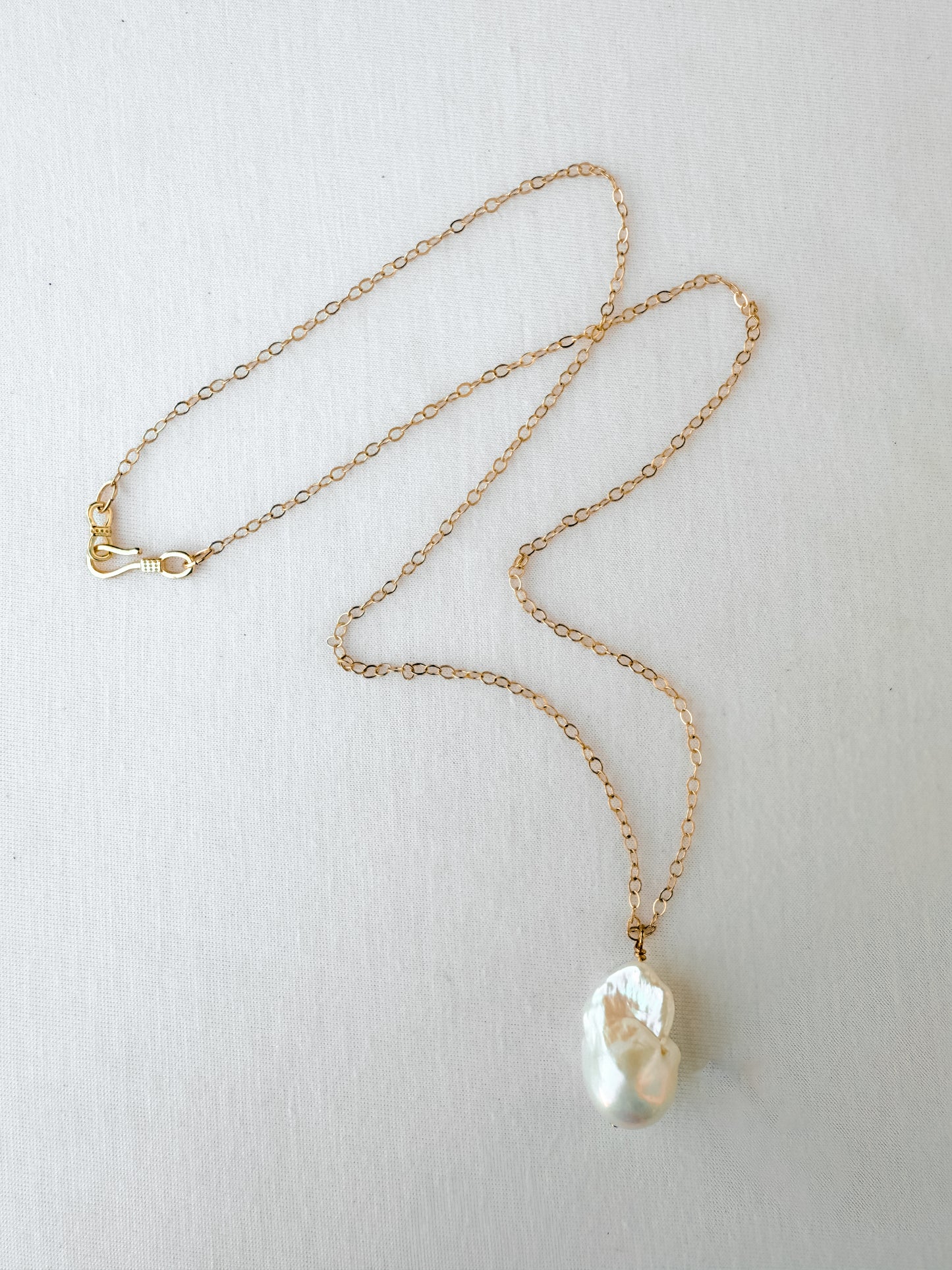 ONE GOOD PEARL NECKLACE