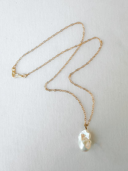 ONE GOOD PEARL NECKLACE